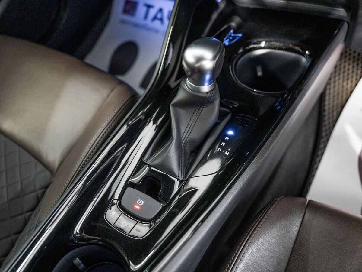 Toyota C-HR 2018 - фото автомобиля