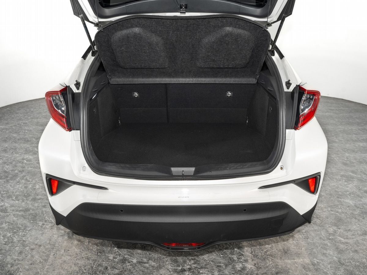 Toyota C-HR 2018 - фото автомобиля