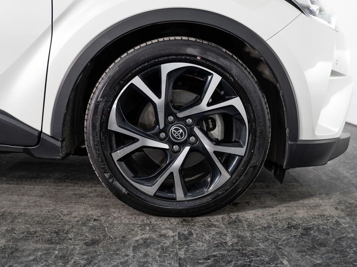 Toyota C-HR 2018 - фото автомобиля