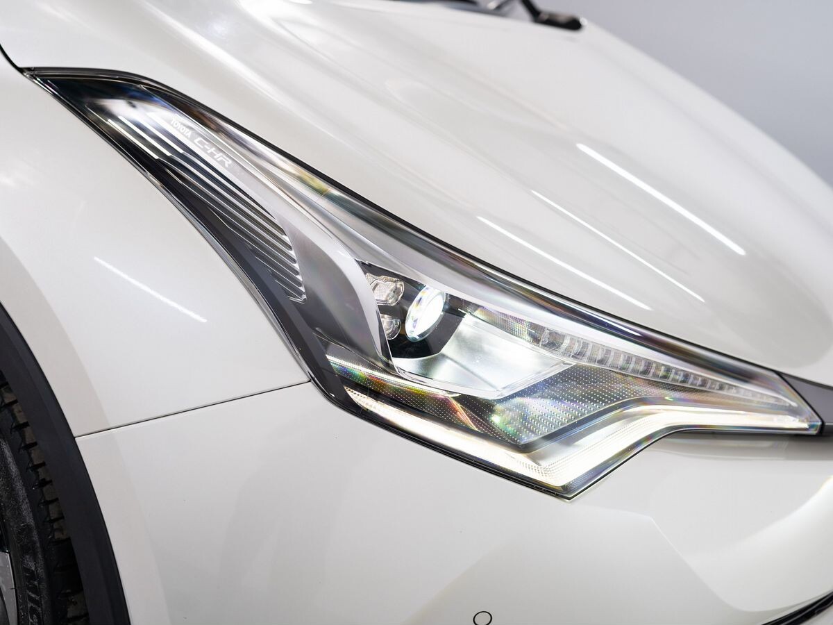 Toyota C-HR 2018 - фото автомобиля