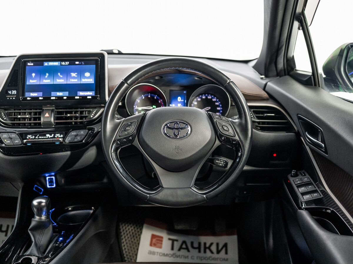 Toyota C-HR 2018 - фото автомобиля