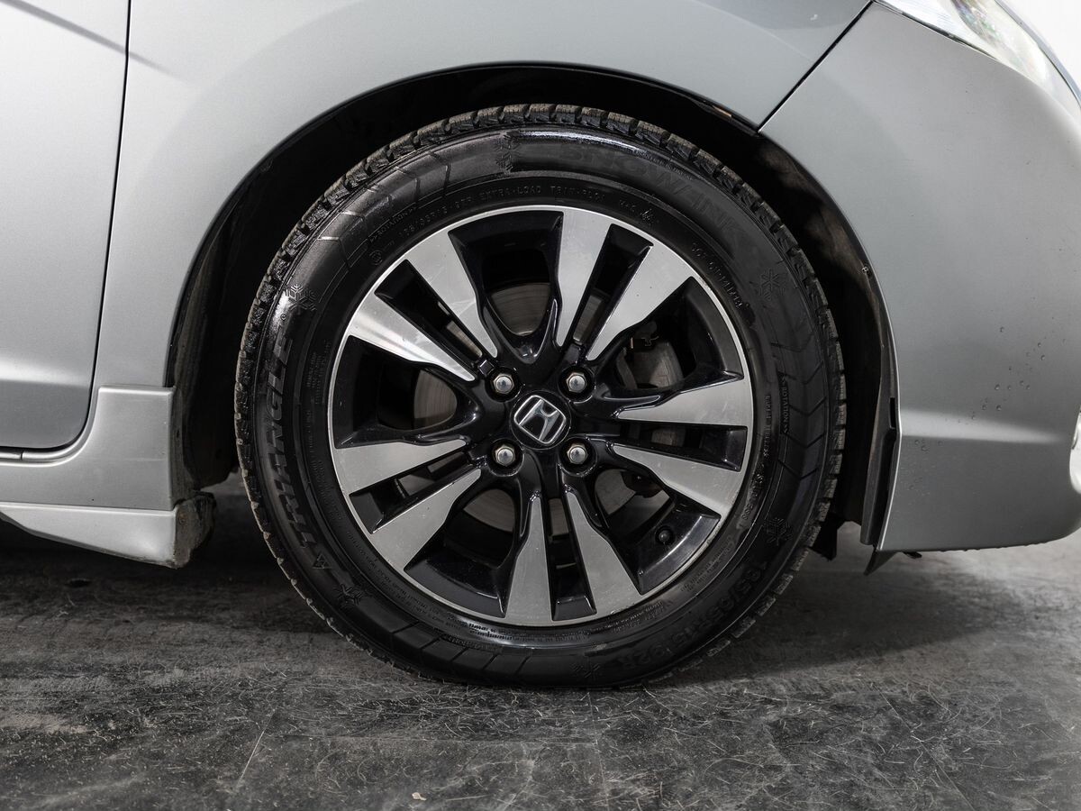 Honda Shuttle 2015 - фото автомобиля