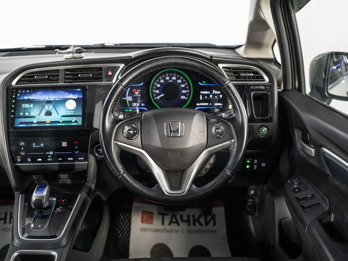 Honda Shuttle 2015 - фото автомобиля