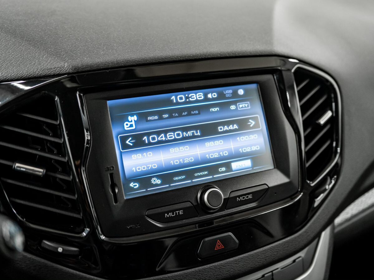 Лада Веста 2018 - фото автомобиля