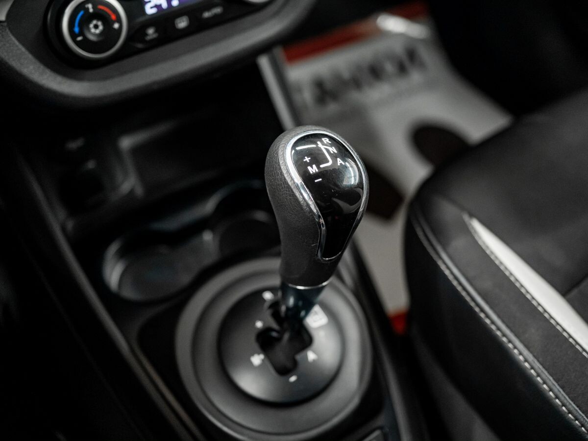 Лада Веста 2018 - фото автомобиля