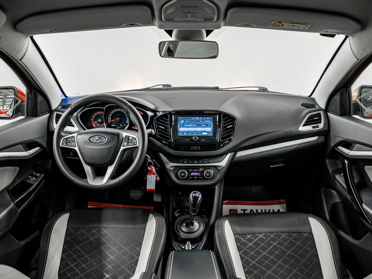 Лада Веста 2018 - фото автомобиля