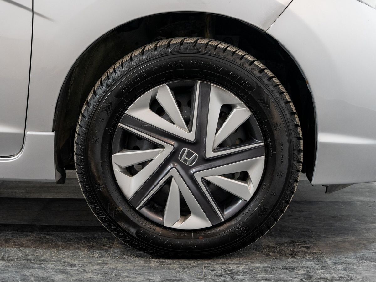 Honda Shuttle 2015 - фото автомобиля