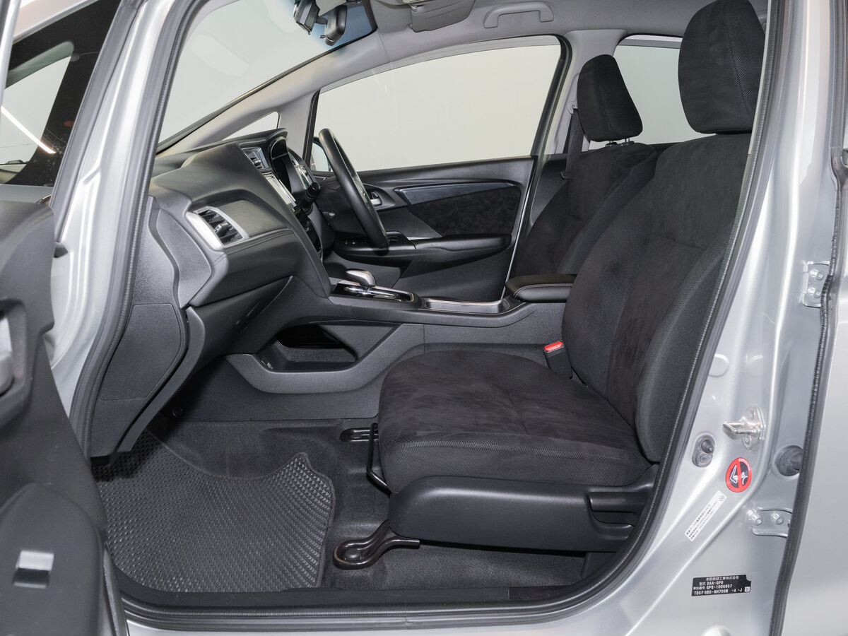 Honda Shuttle 2015 - фото автомобиля