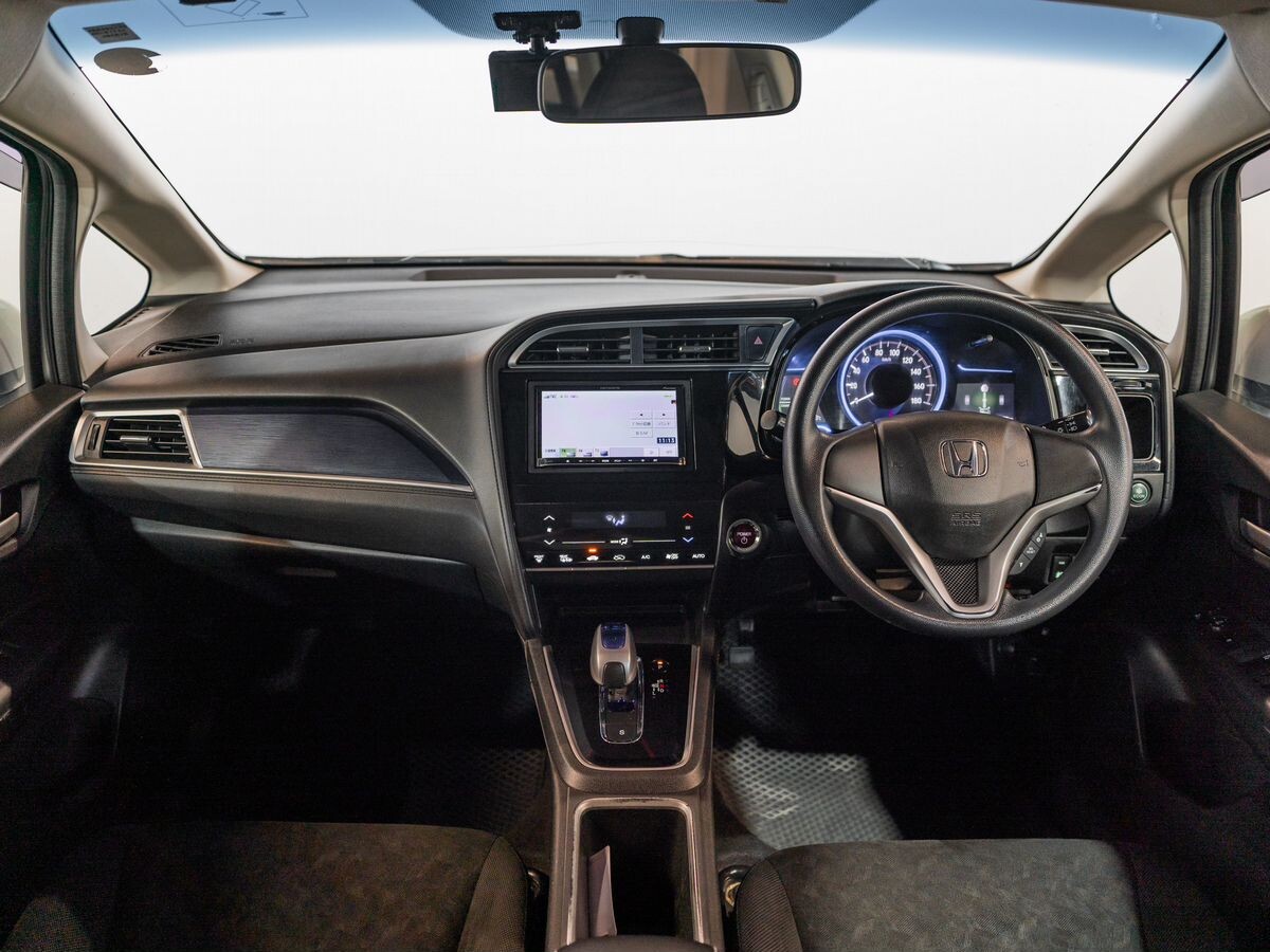 Honda Shuttle 2015 - фото автомобиля