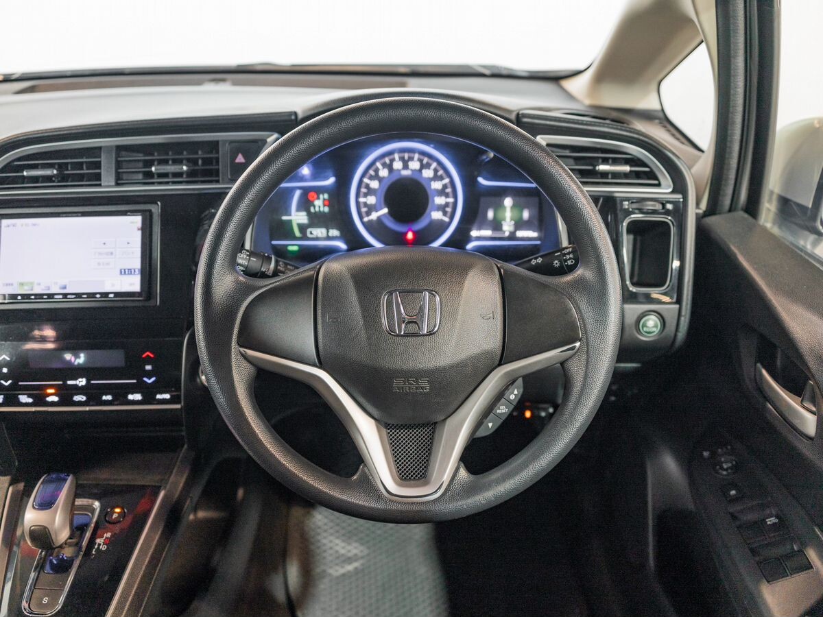 Honda Shuttle 2015 - фото автомобиля