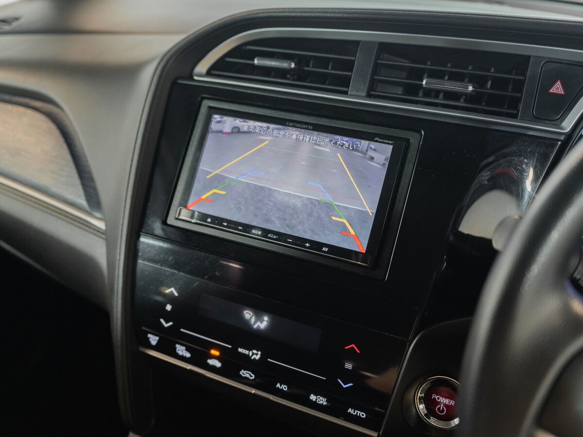 Honda Shuttle 2015 - фото автомобиля