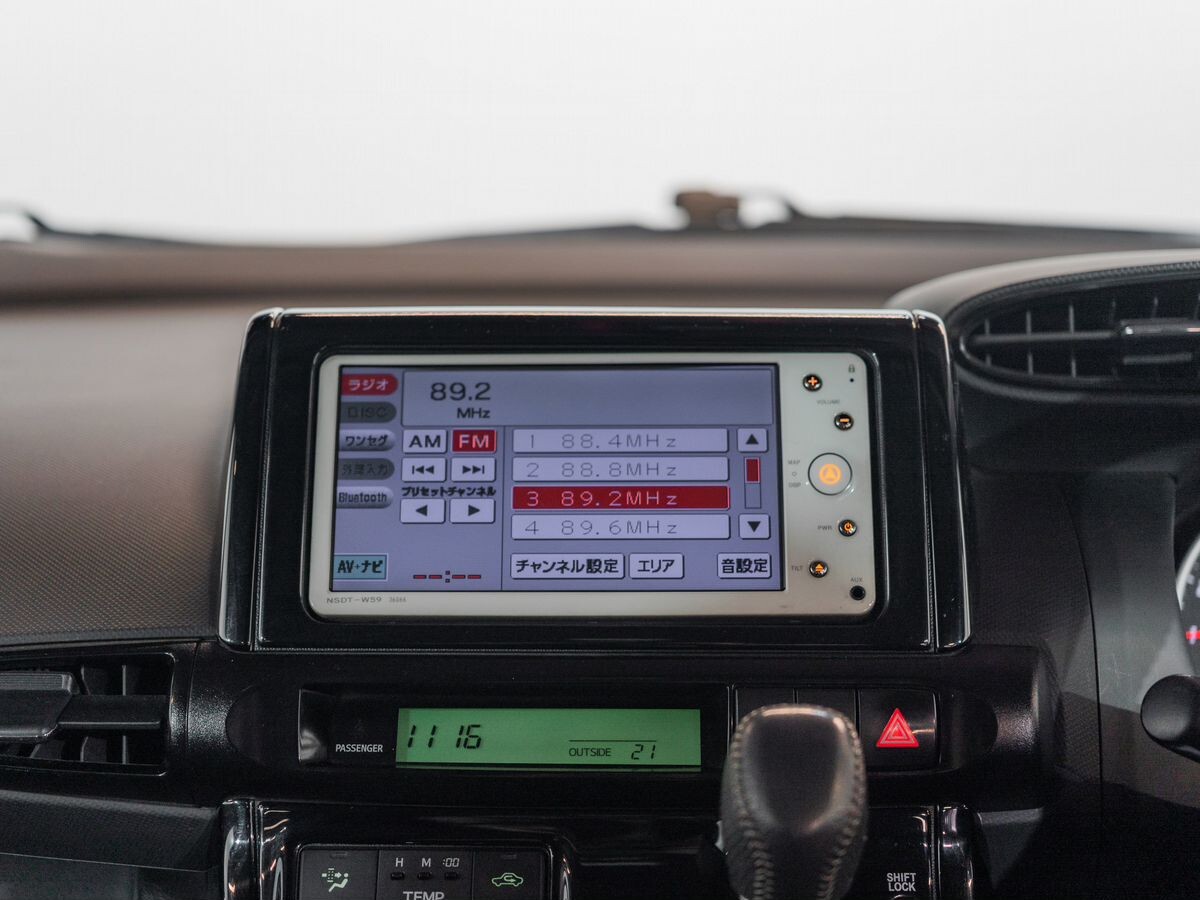 Toyota Wish 2009 - фото автомобиля