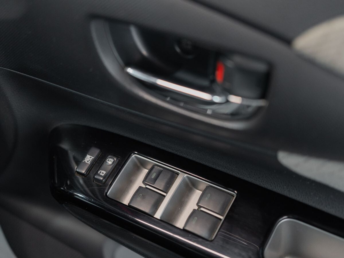 Toyota Wish 2009 - фото автомобиля