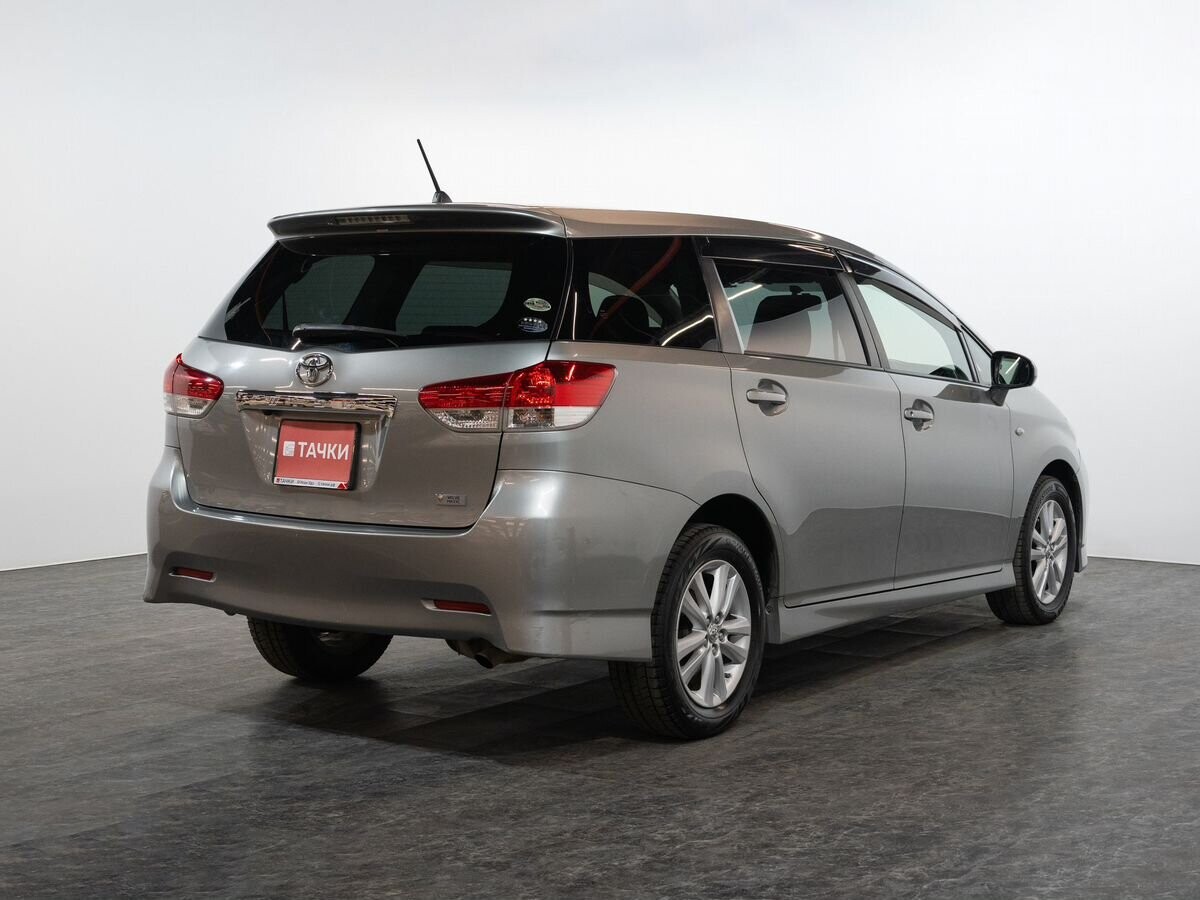 Toyota Wish 2009 - фото автомобиля