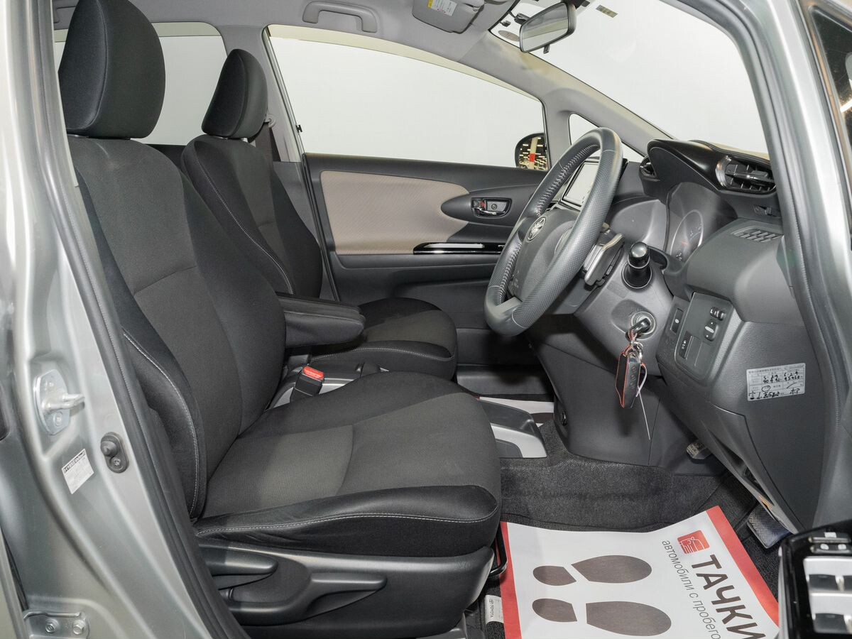 Toyota Wish 2009 - фото автомобиля