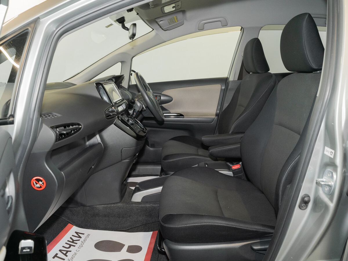 Toyota Wish 2009 - фото автомобиля