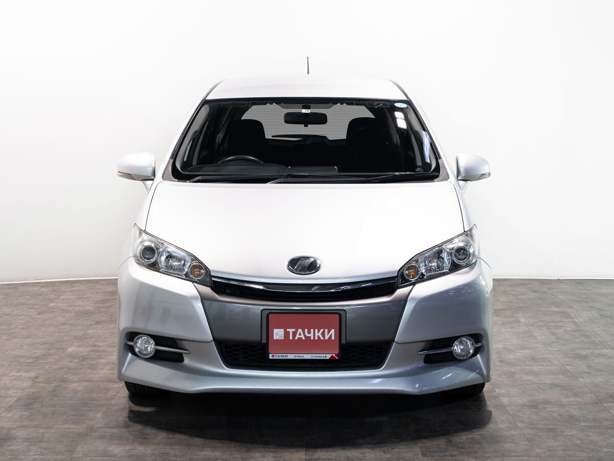 Toyota Wish 2012 - фото автомобиля
