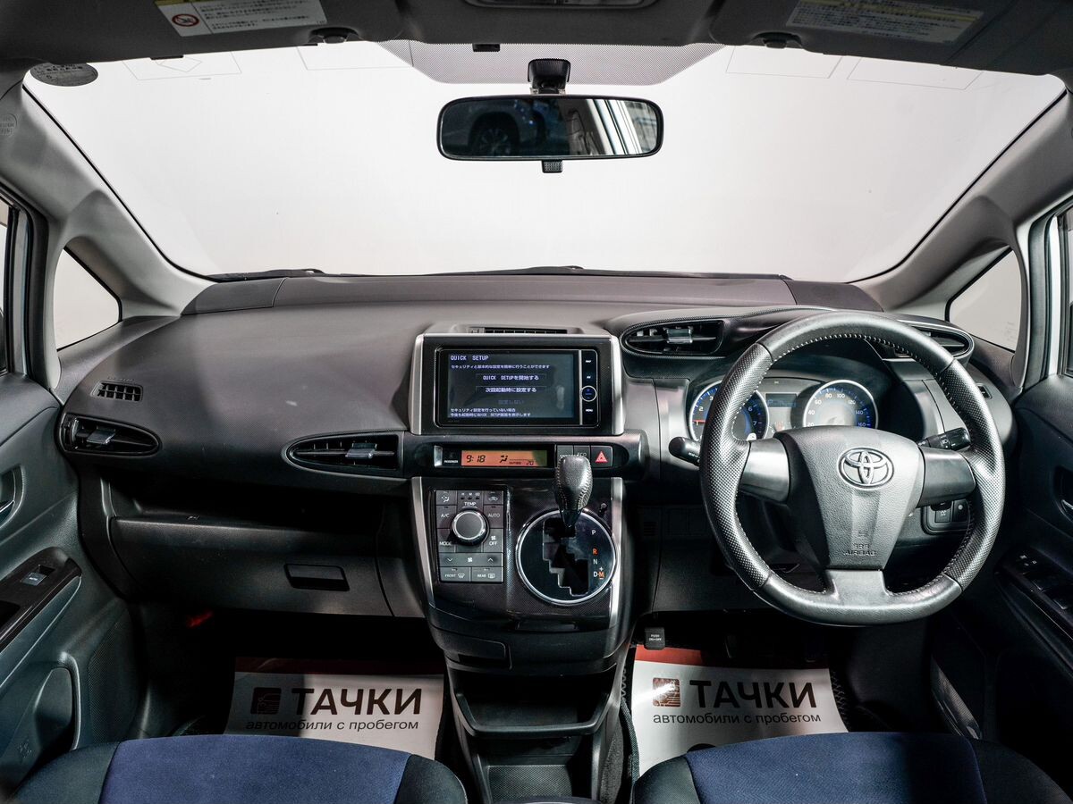 Toyota Wish 2012 - фото автомобиля