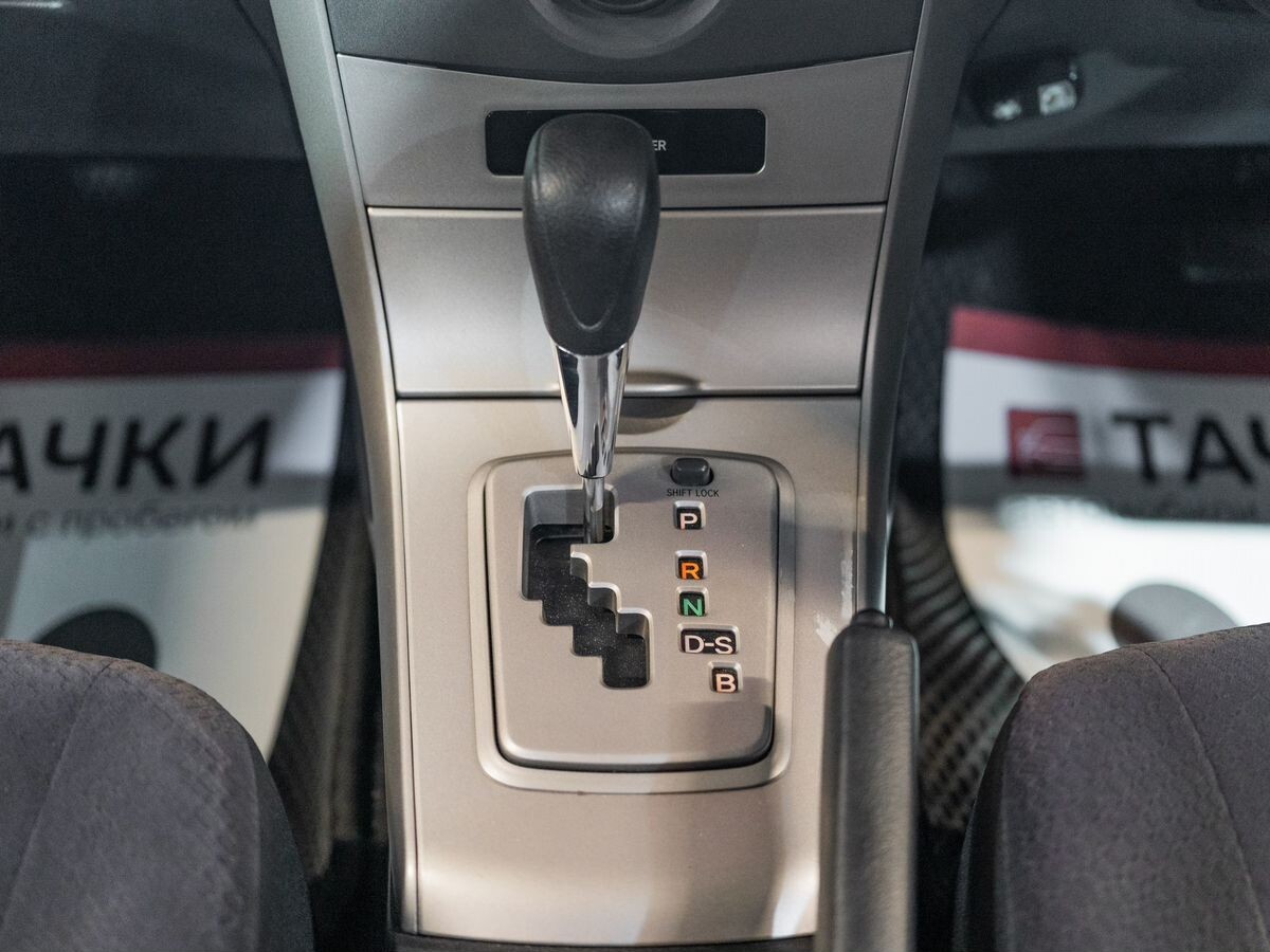 Toyota Corolla Fielder 2012 - фото автомобиля