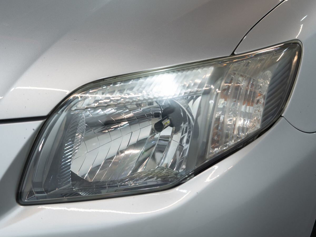 Toyota Corolla Fielder 2012 - фото автомобиля