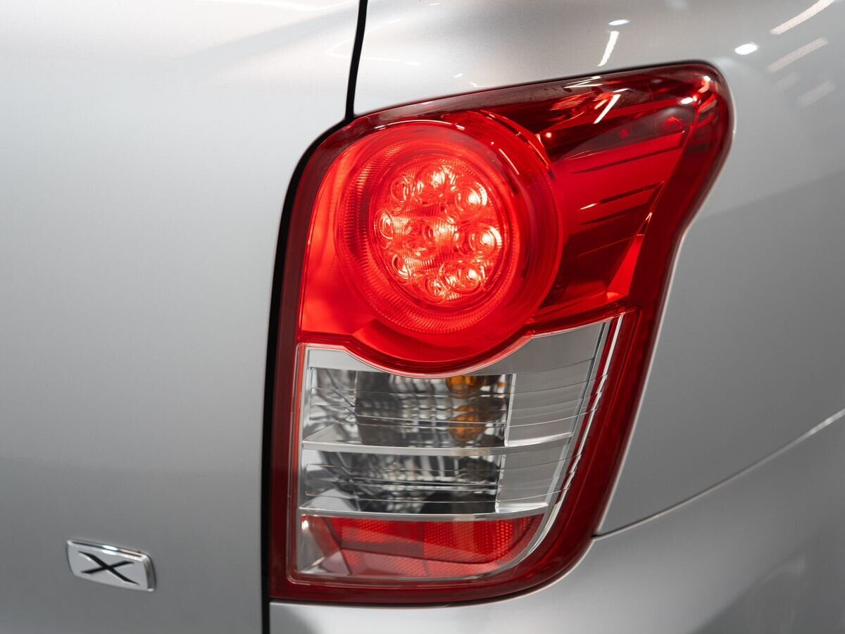 Toyota Corolla Fielder 2012 - фото автомобиля