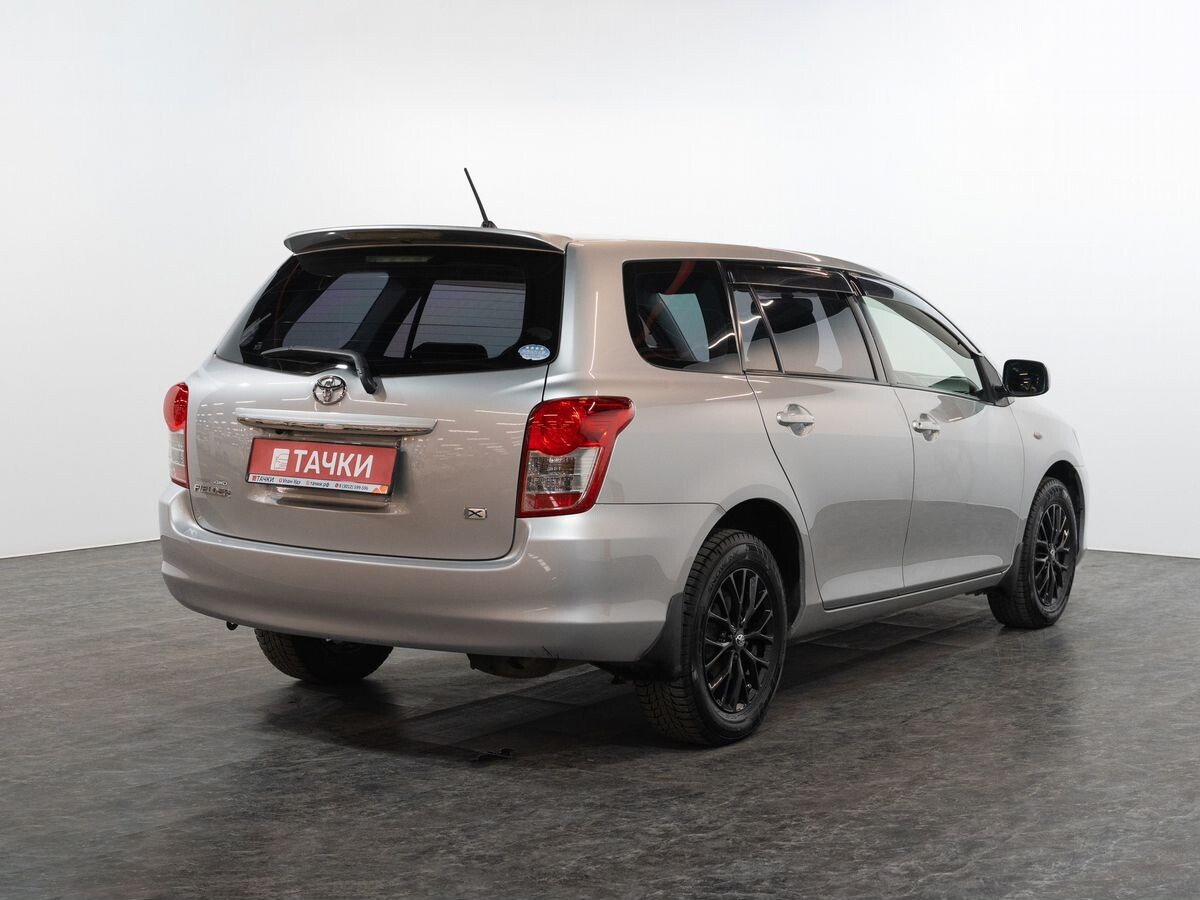 Toyota Corolla Fielder 2012 - фото автомобиля