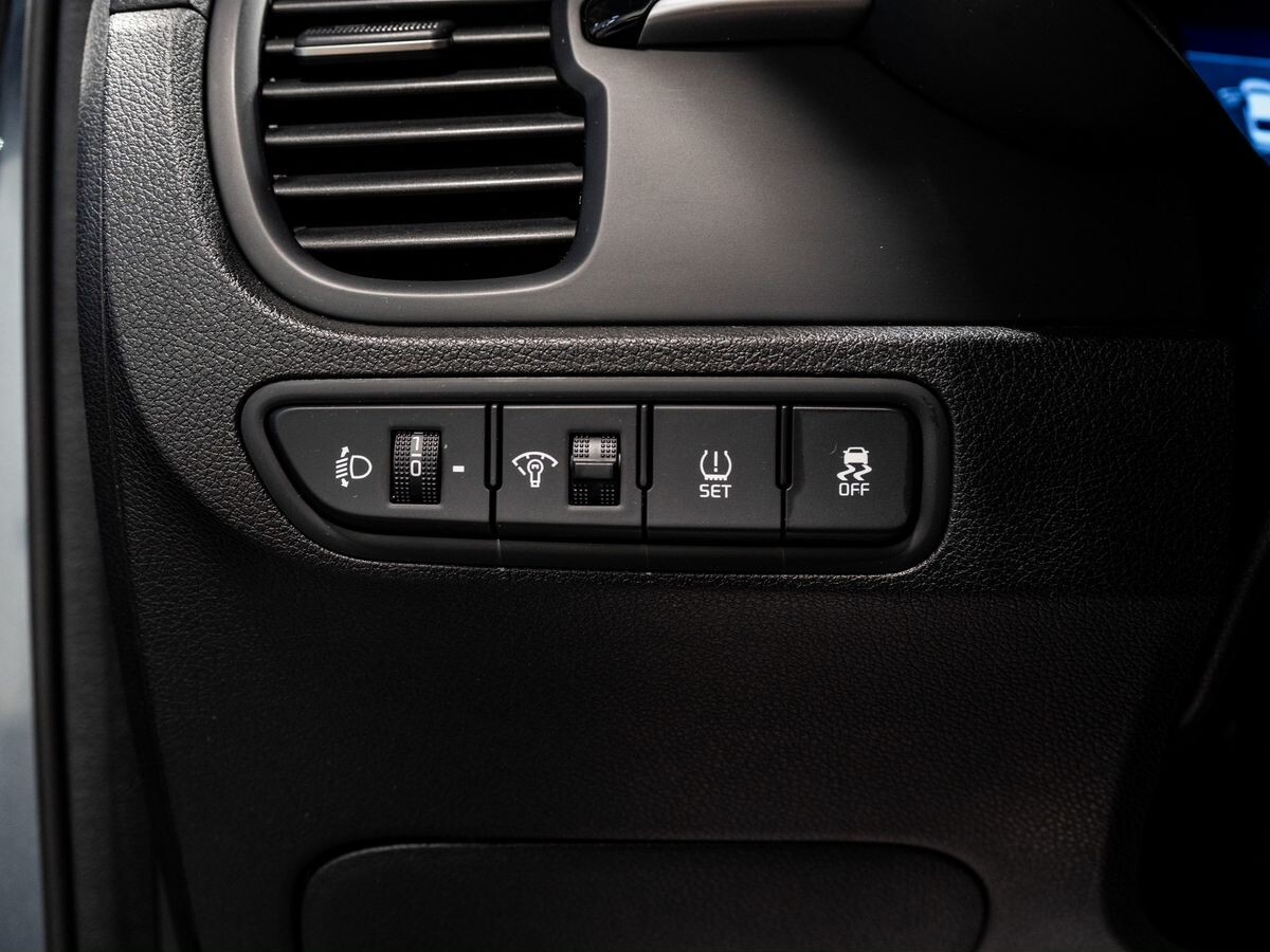 Kia Rio 2020 - фото автомобиля