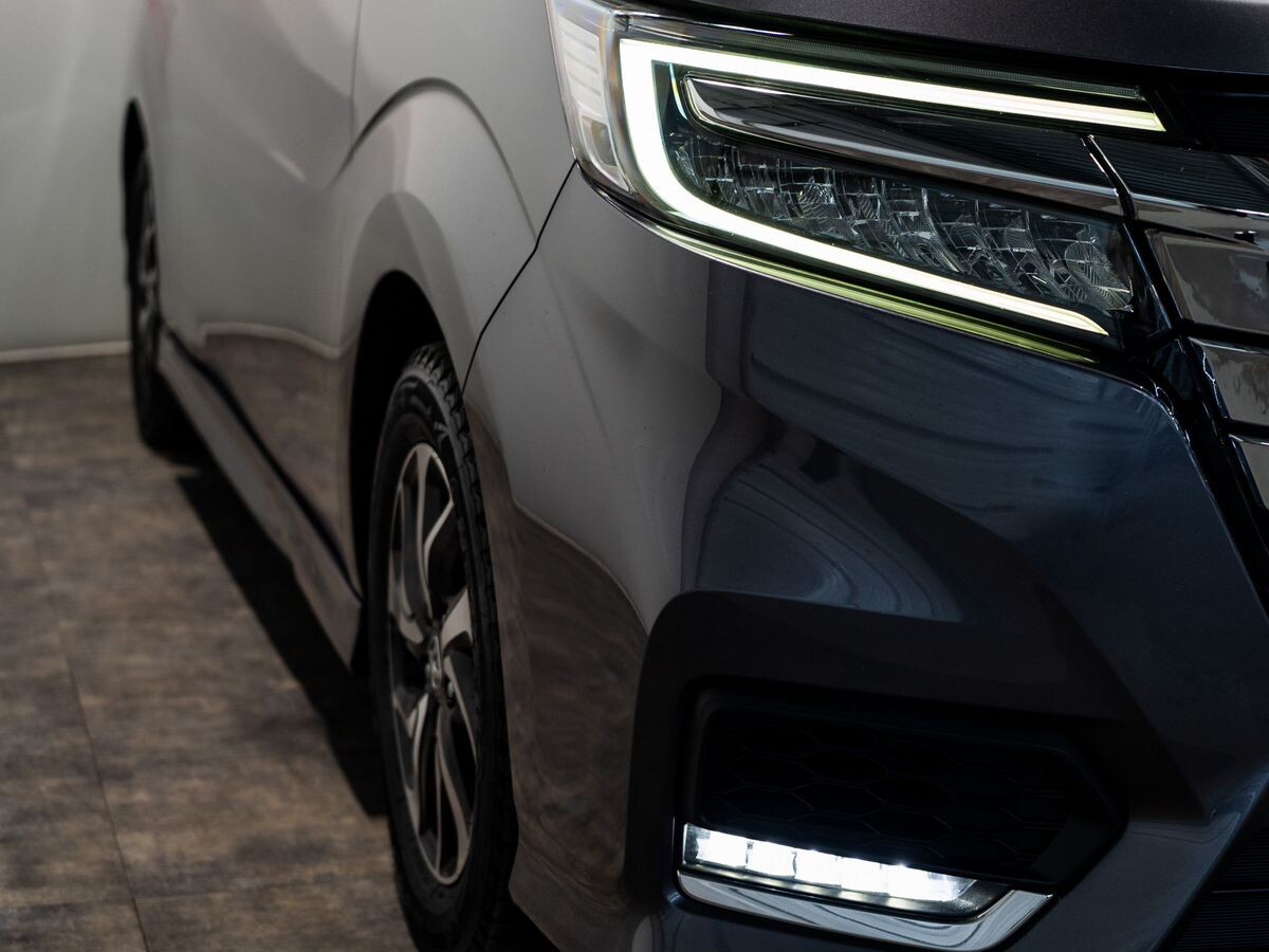 Honda Stepwgn 2018 - фото автомобиля