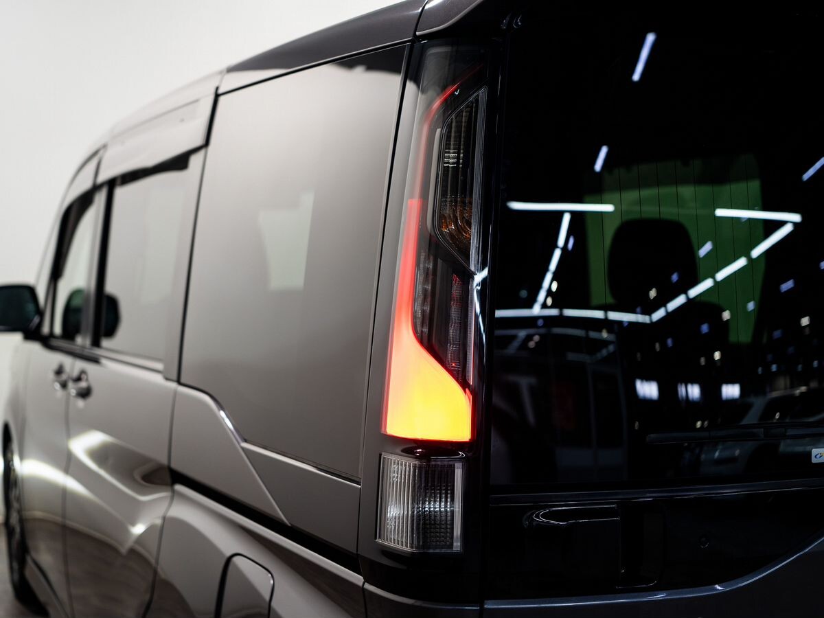 Honda Stepwgn 2018 - фото автомобиля