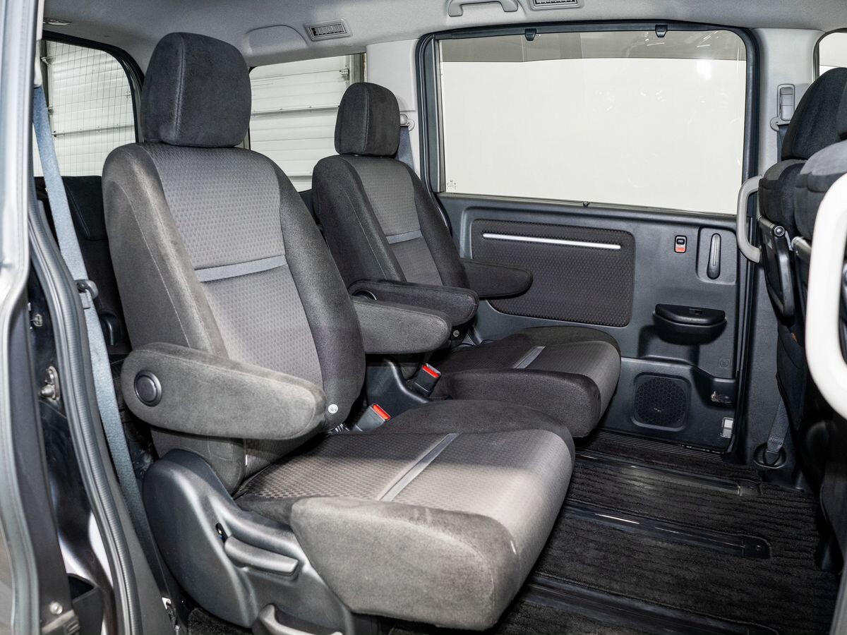 Honda Stepwgn 2018 - фото автомобиля