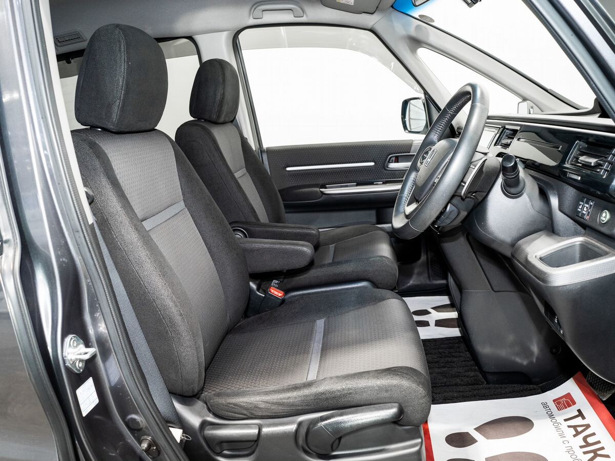 Honda Stepwgn 2018 - фото автомобиля