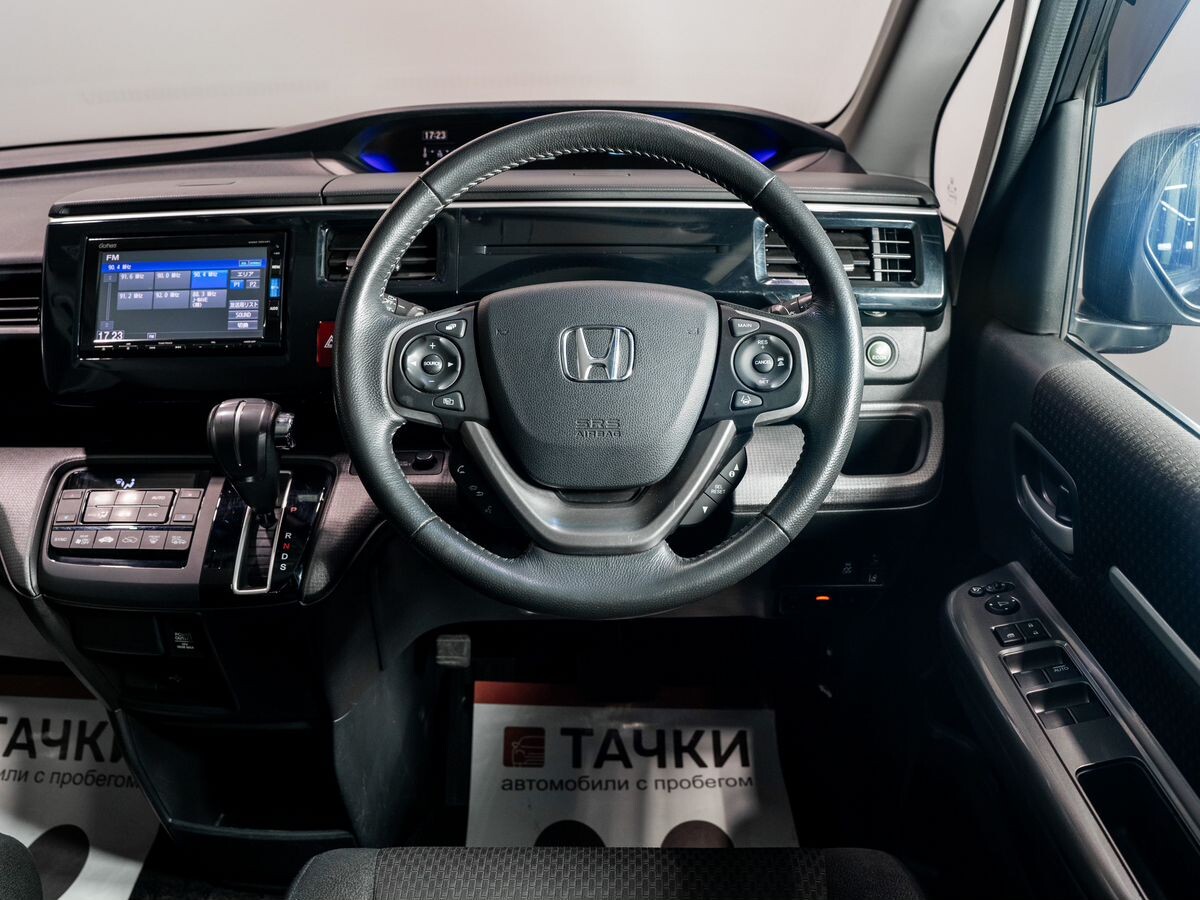 Honda Stepwgn 2018 - фото автомобиля