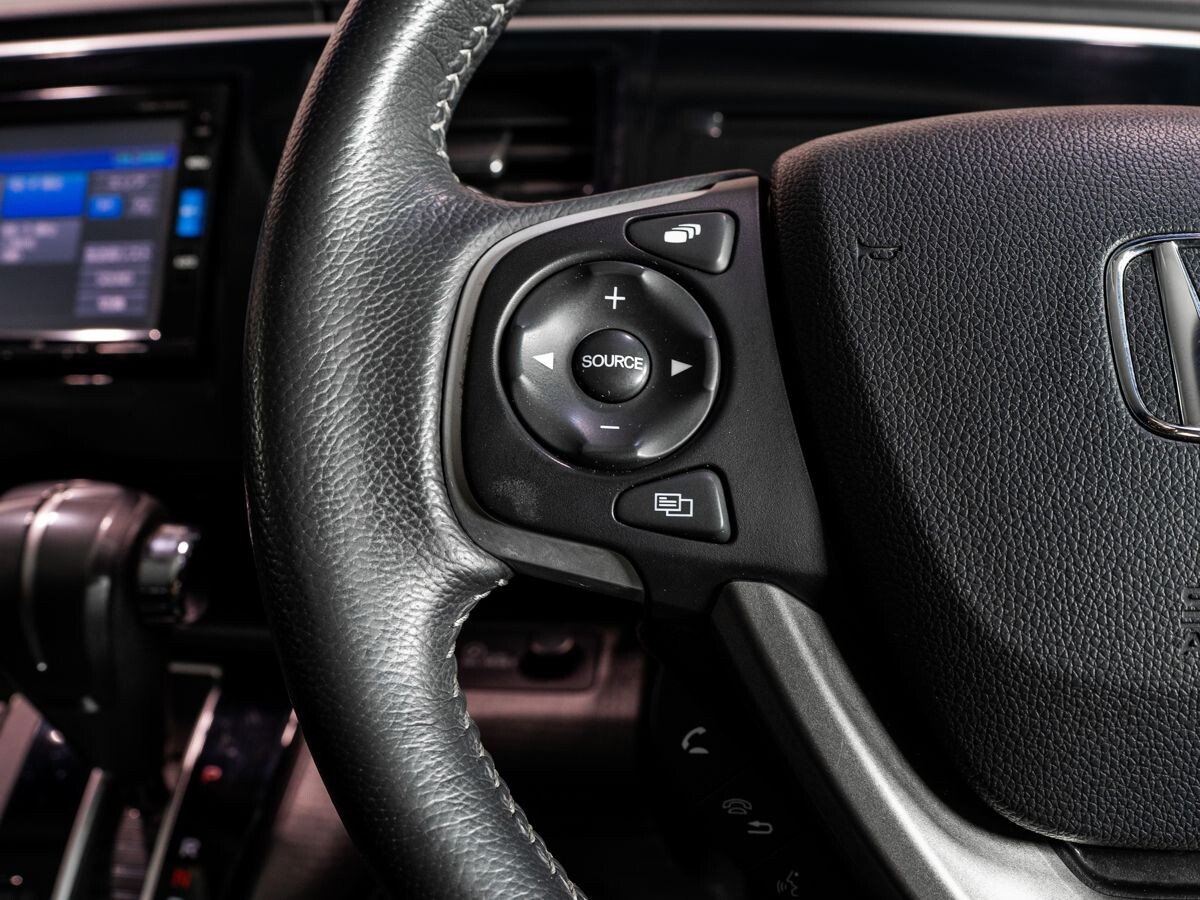 Honda Stepwgn 2018 - фото автомобиля