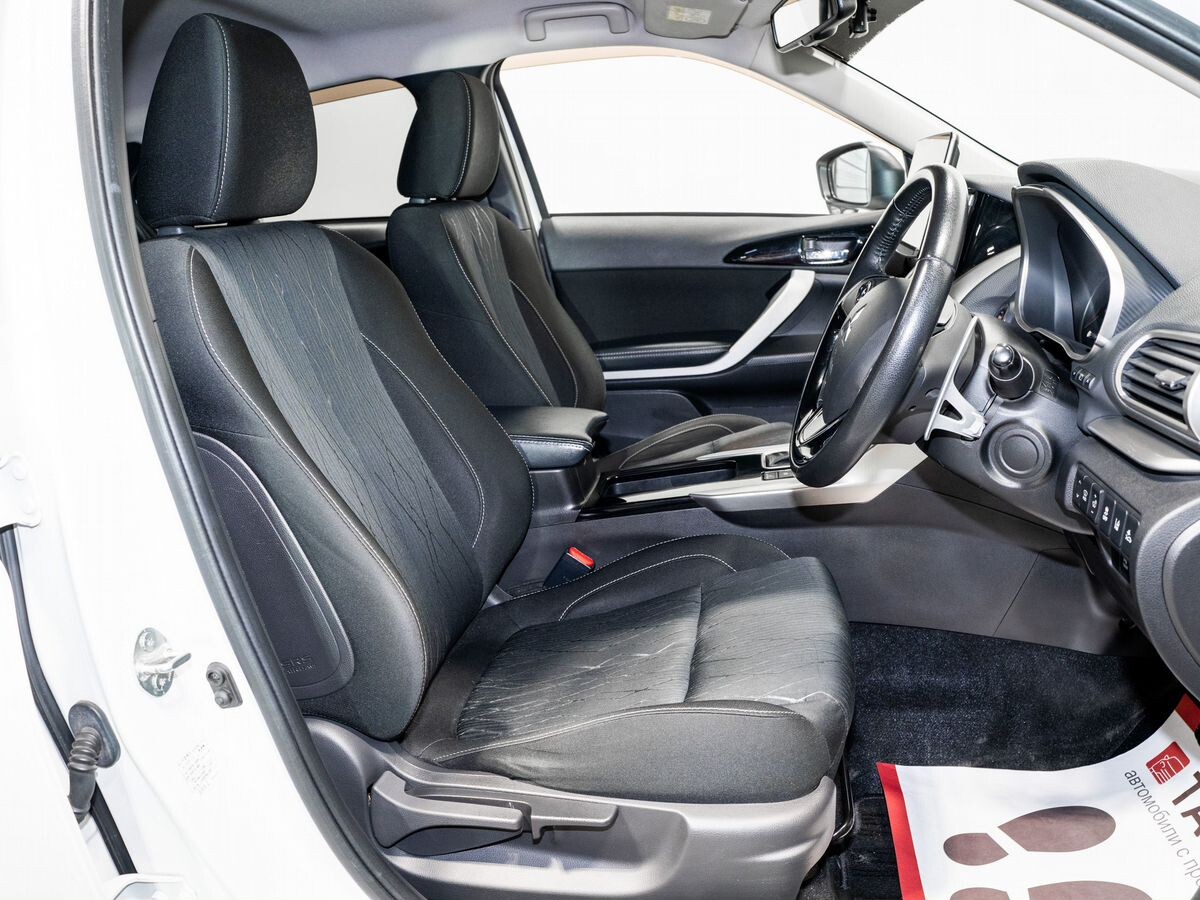 Mitsubishi Eclipse Cross 2018 - фото автомобиля