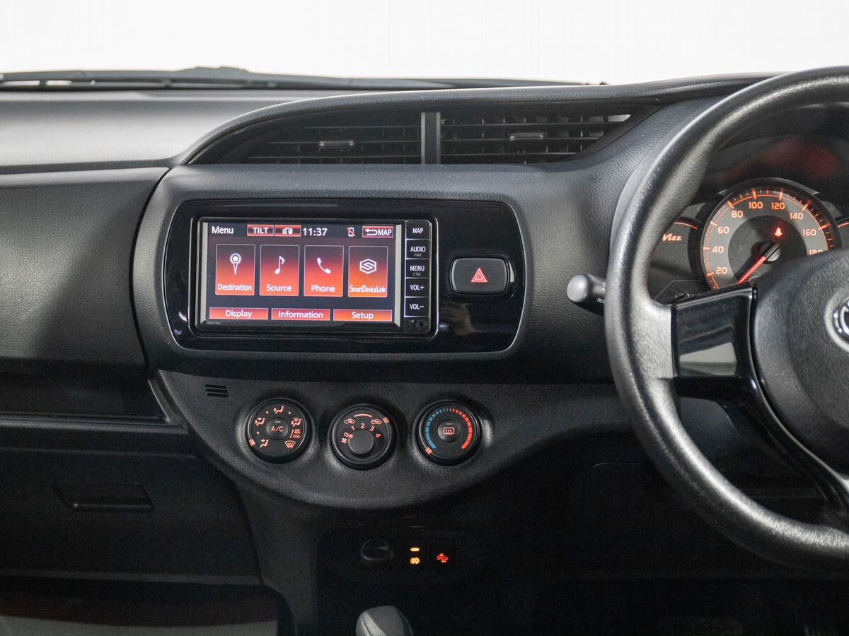 Toyota Vitz 2019 - фото автомобиля