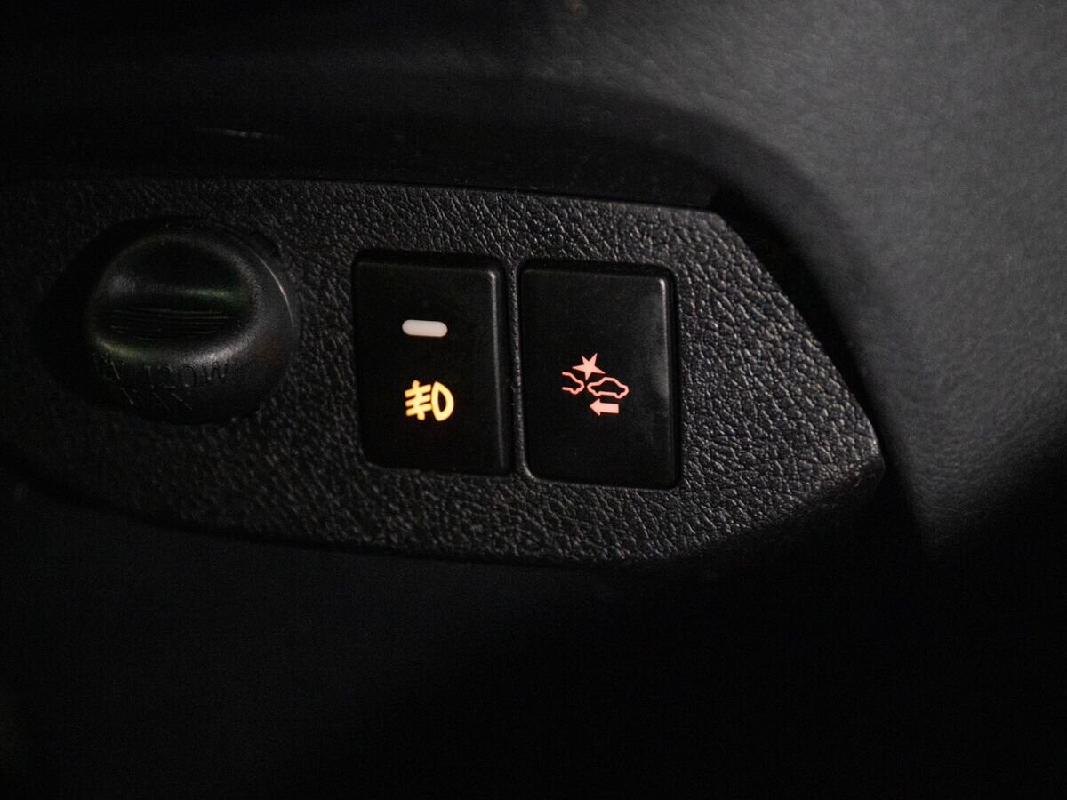 Toyota Vitz 2019 - фото автомобиля