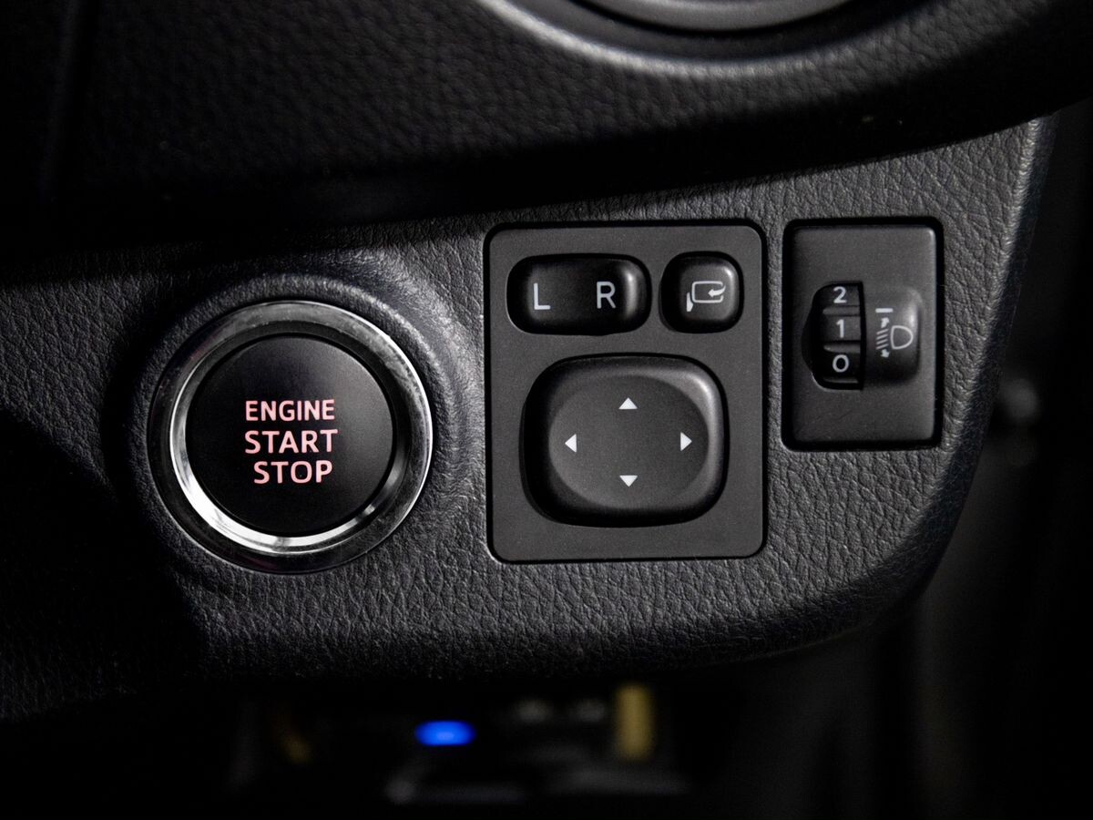 Toyota Vitz 2019 - фото автомобиля