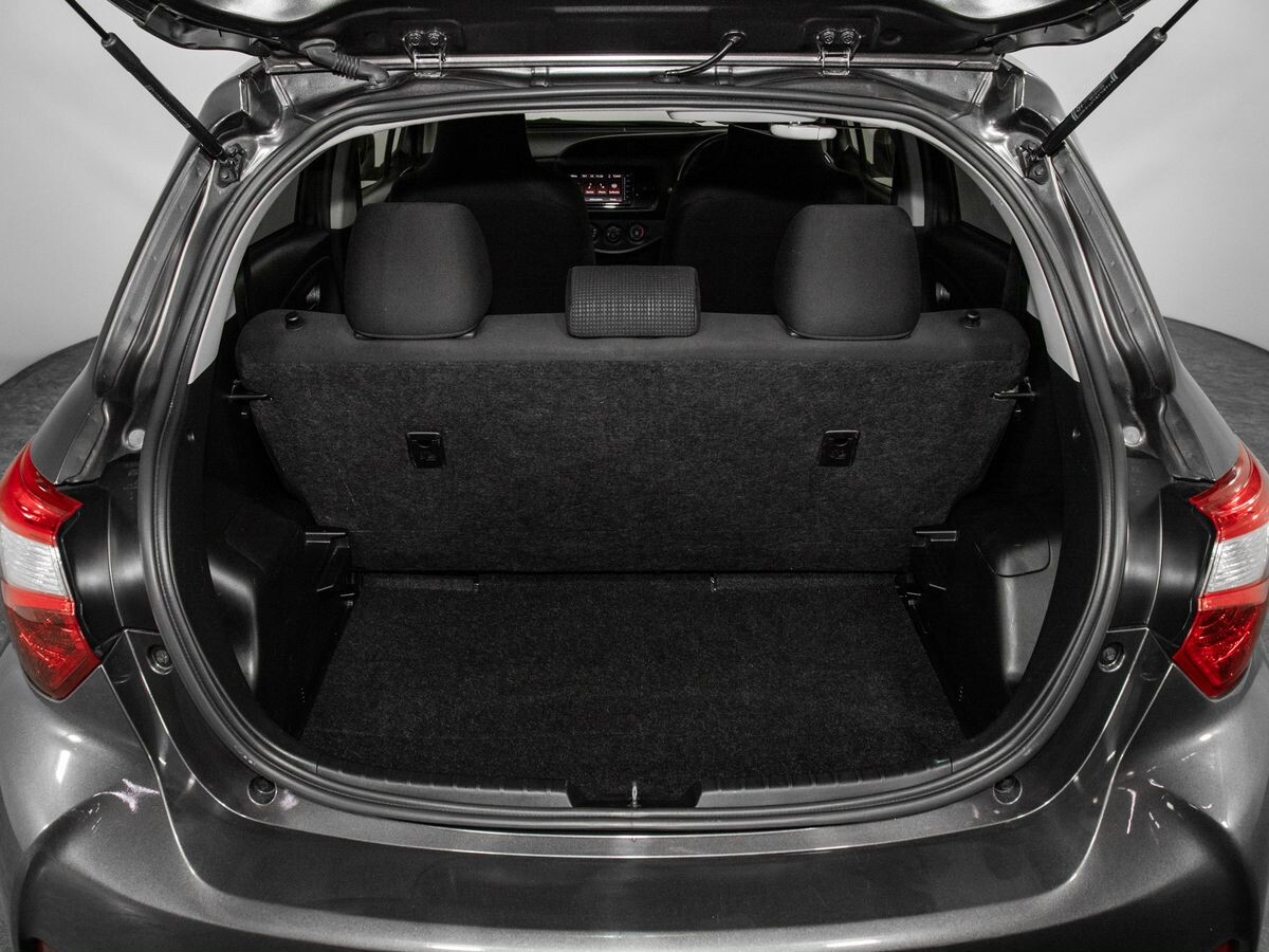 Toyota Vitz 2019 - фото автомобиля