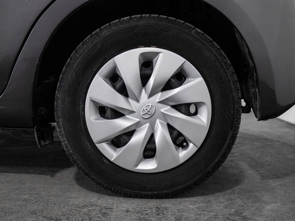 Toyota Vitz 2019 - фото автомобиля