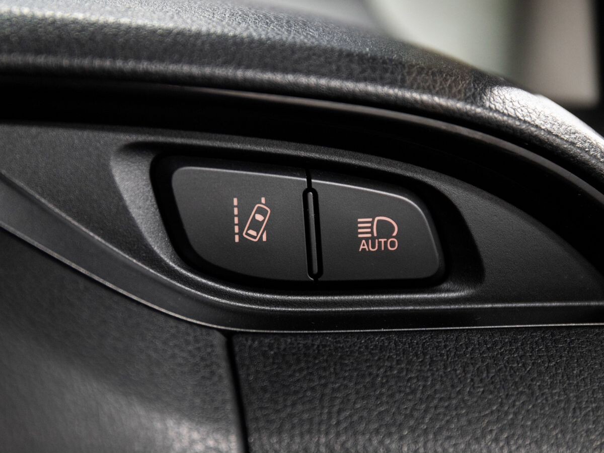 Toyota Vitz 2019 - фото автомобиля