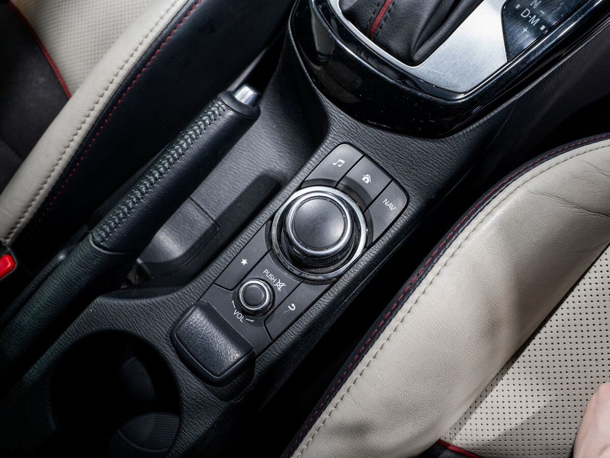 Mazda CX-3 2015 - фото автомобиля