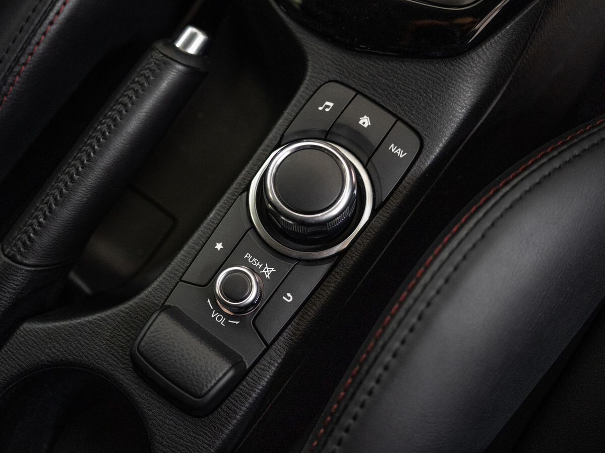 Mazda CX-3 2016 - фото автомобиля