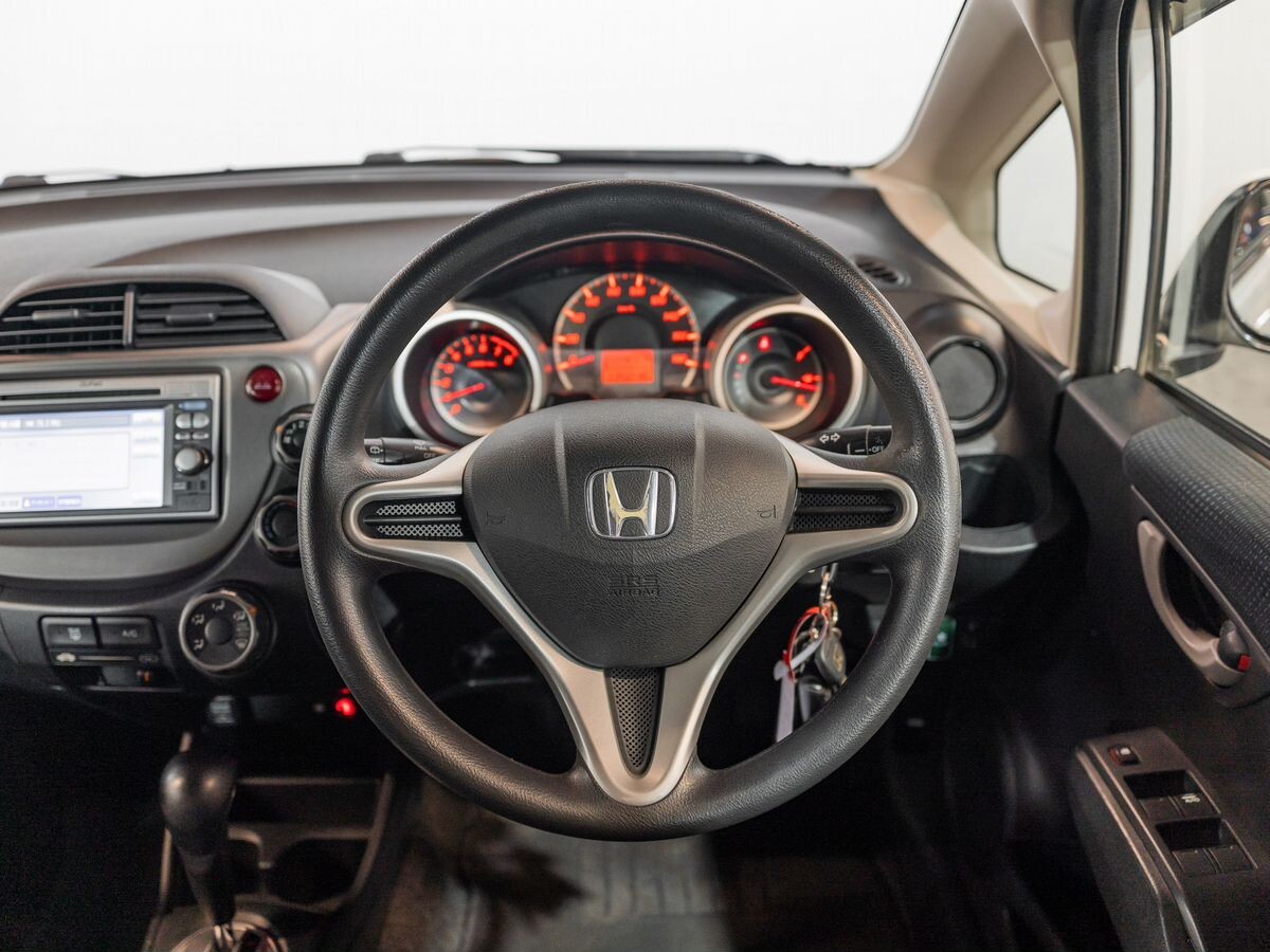 Honda Fit 2012 - фото автомобиля
