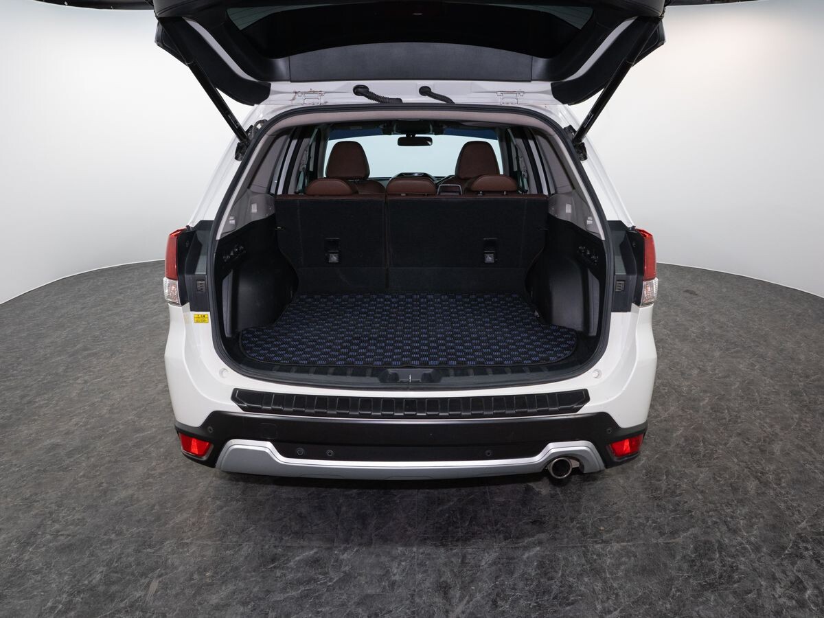 Subaru Forester 2019 - фото автомобиля