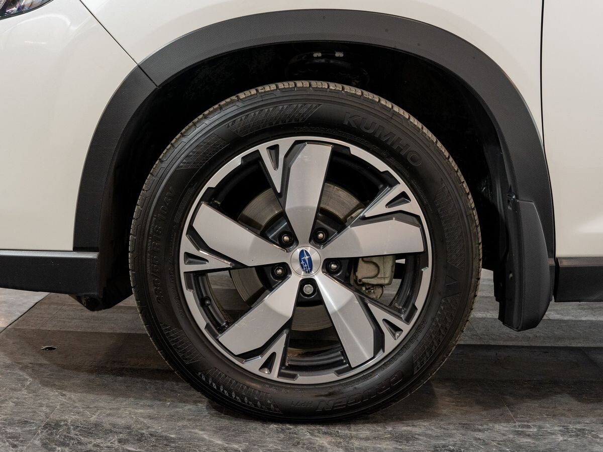 Subaru Forester 2019 - фото автомобиля