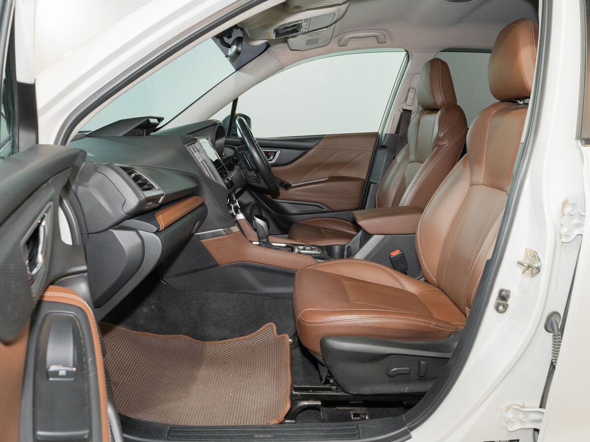 Subaru Forester 2019 - фото автомобиля