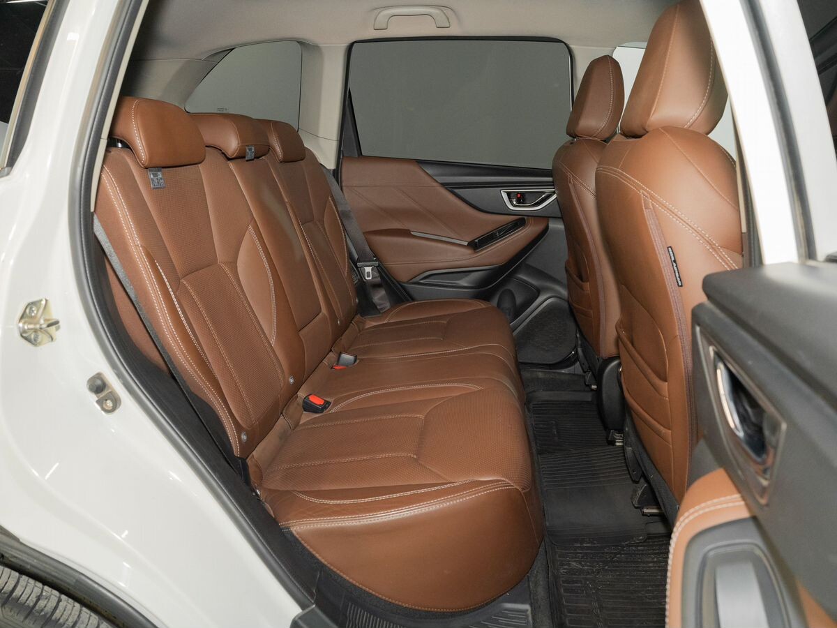 Subaru Forester 2019 - фото автомобиля