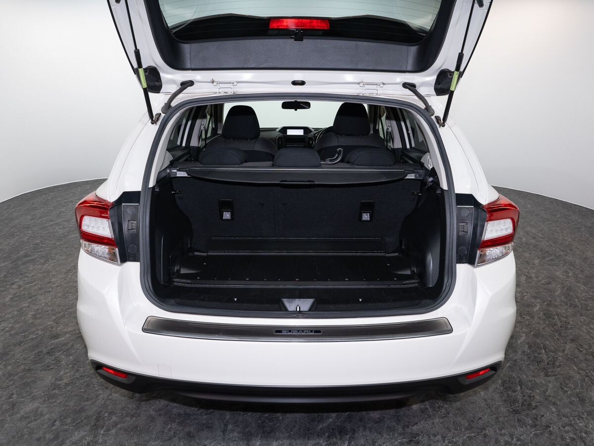 Subaru Impreza 2017 - фото автомобиля