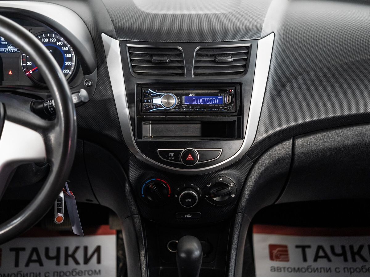 Hyundai Solaris 2012 - фото автомобиля