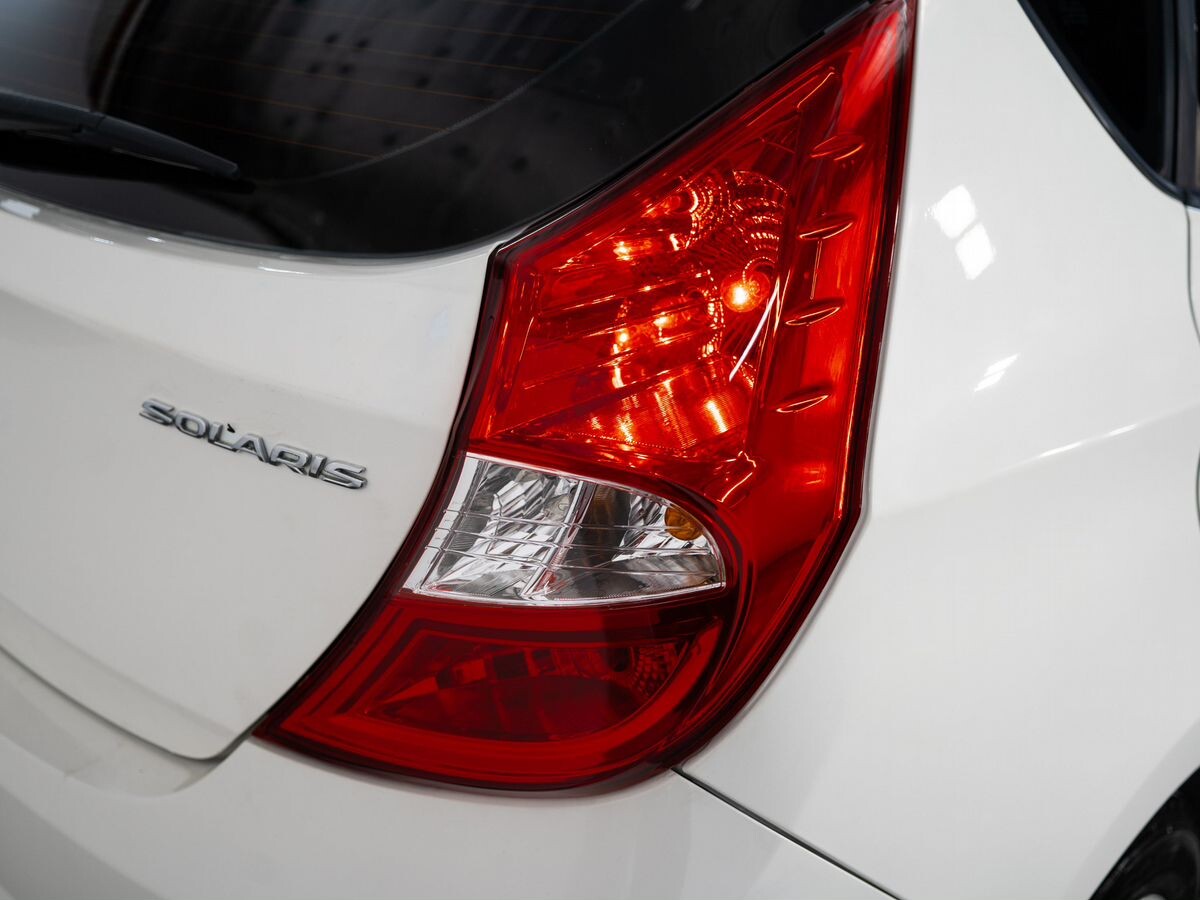 Hyundai Solaris 2012 - фото автомобиля